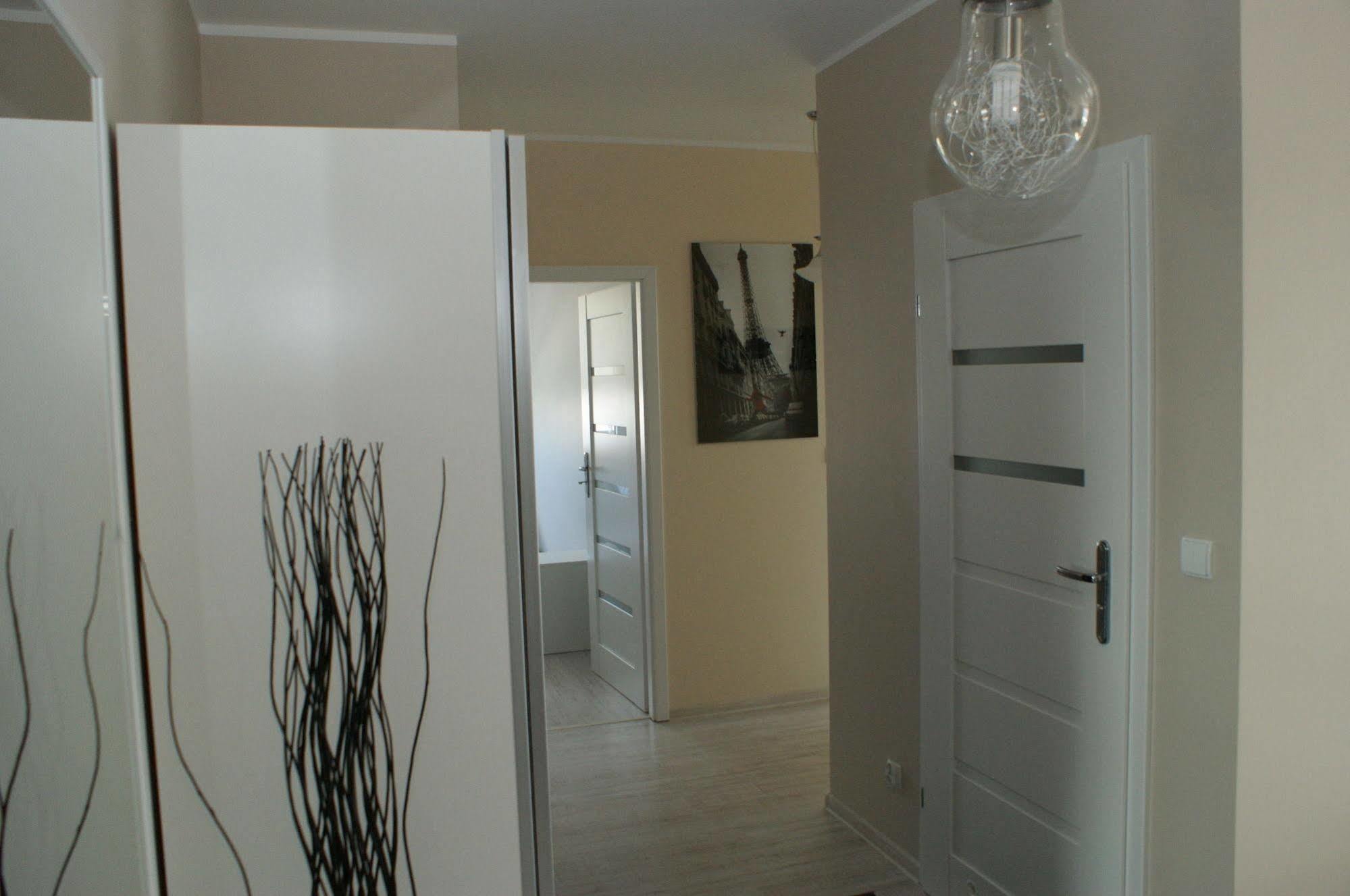 Irs Royal Apartments Apartamenty Irs Aviator Danzica Esterno foto